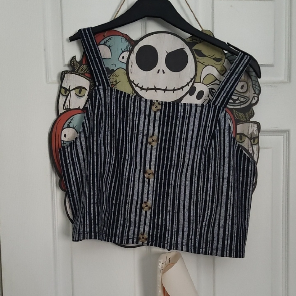 NWOT NO BOUNDARIES Striped Button-Down Crop Top